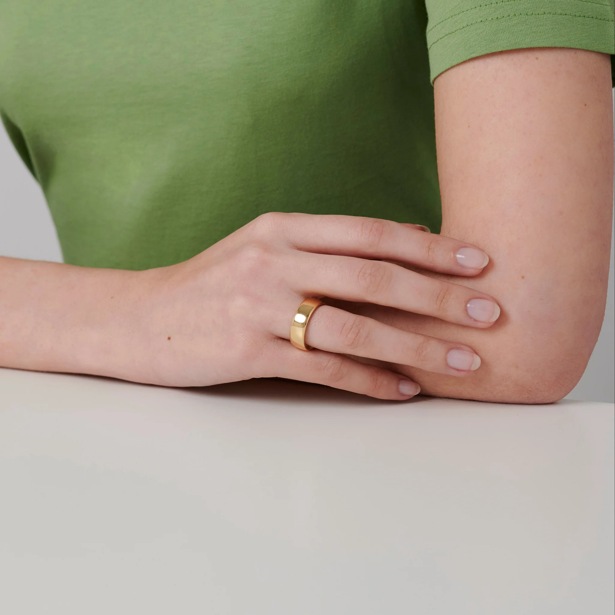 886 Bold Band Ring in 18ct Yellow Gold - Image 5