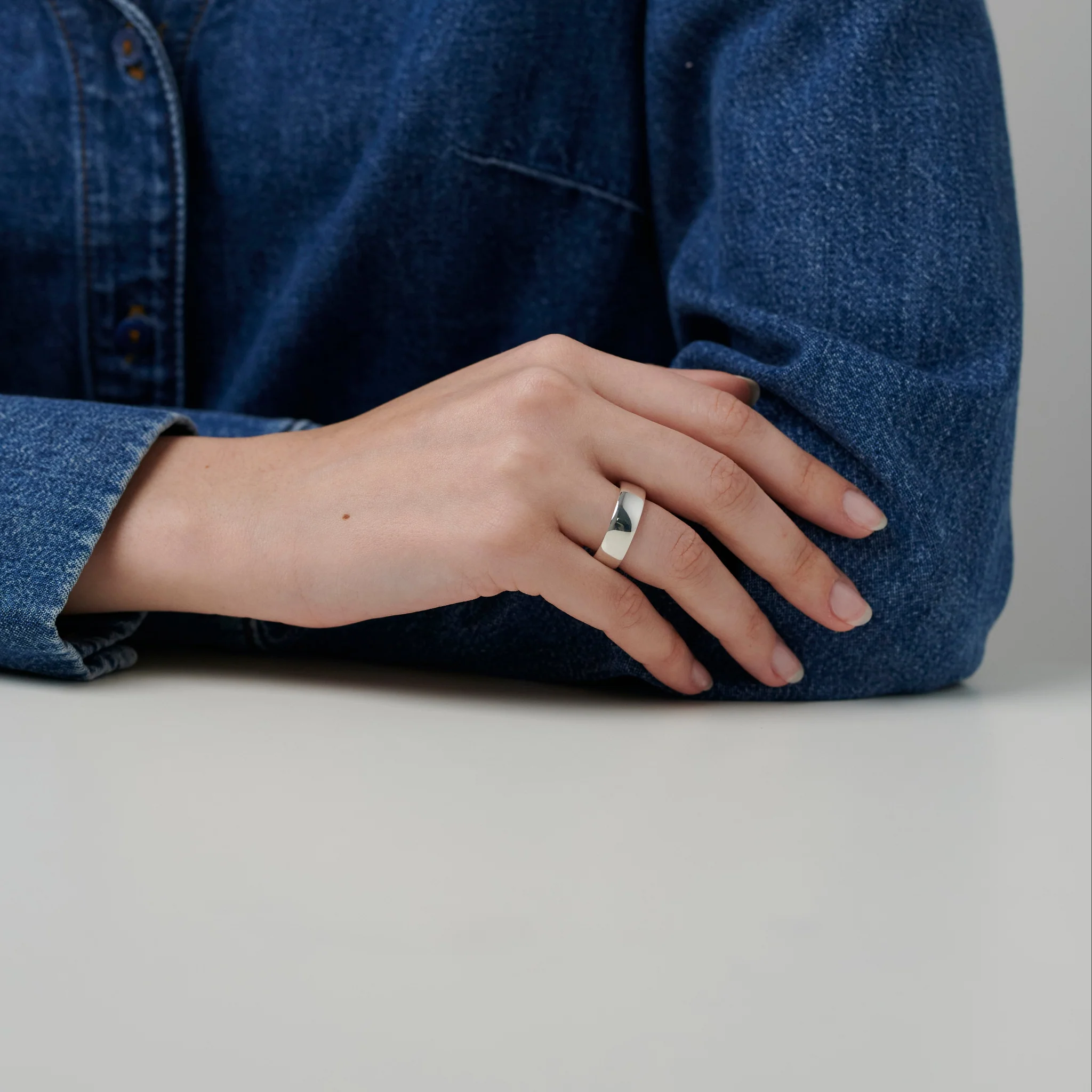 886 Bold Band Ring in Sterling Silver - Image 4