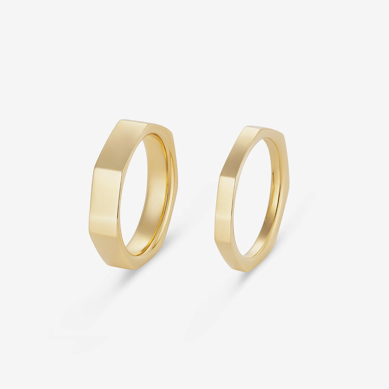 Decus Large Ring 9ct Yellow Gold - Image 3